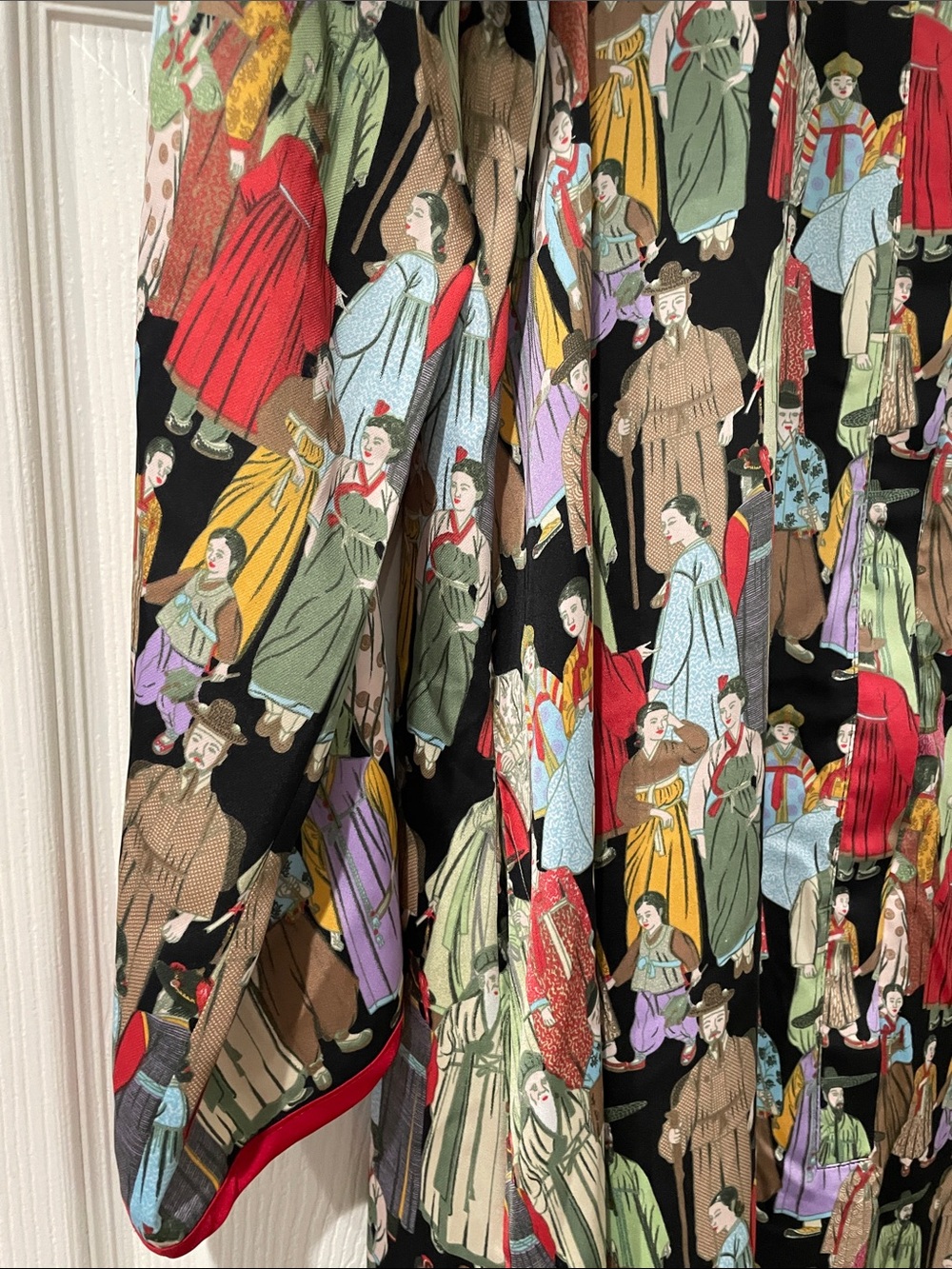 Natori “Crowded City” Dynasty Satin Zip Caftan - Picture 7 of 11